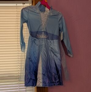NWT. DISNEY Frozen Elsa Child Costume Sz 4-6